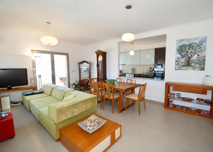 Blue Sky - With Roof Terrace In