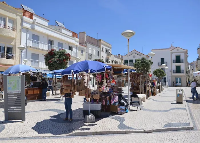 Blue Sky - With Roof Terrace In Apartment Nazare