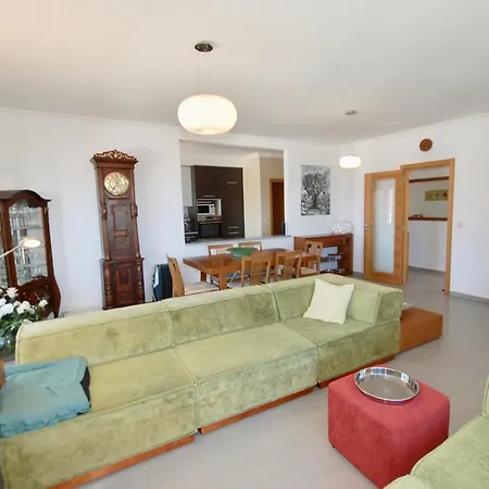 Blue Sky - With Roof Terrace In Apartment Nazare